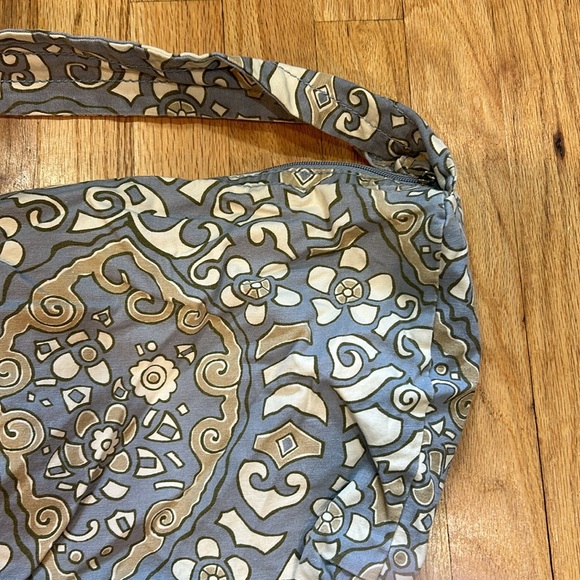 Big zip tote great for the beach - Picture 4 of 11